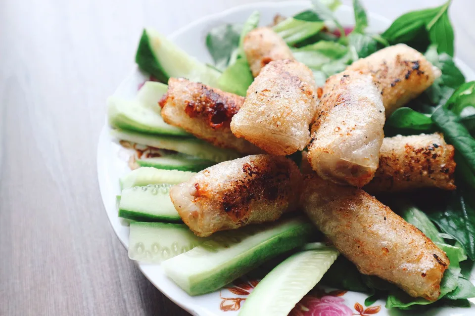 Bàn ăn tại Mạc Thị Mộc Lan